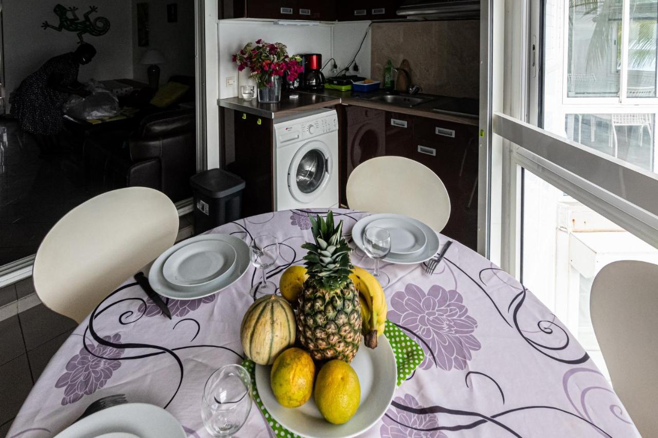 En Duplex , Face A La Appartement Le Gosier (Grande-Terre)