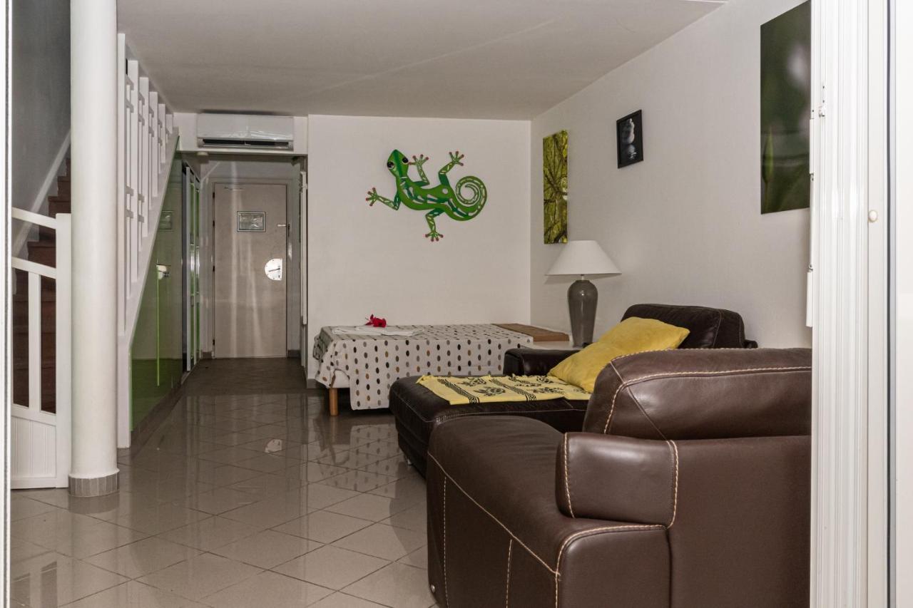 En Duplex , Face A La Appartement Le Gosier (Grande-Terre)