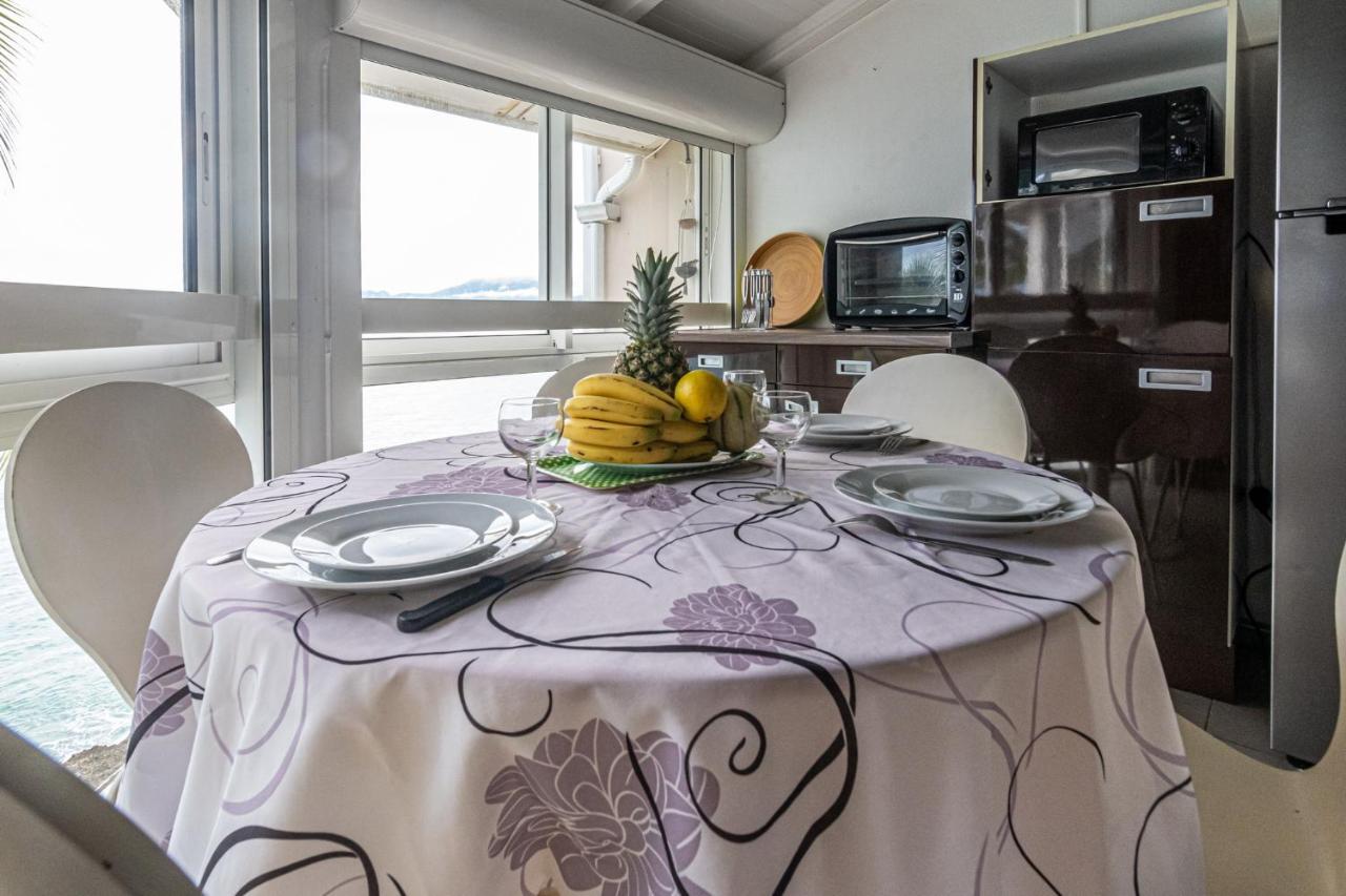 Appartement En Duplex , Face A La