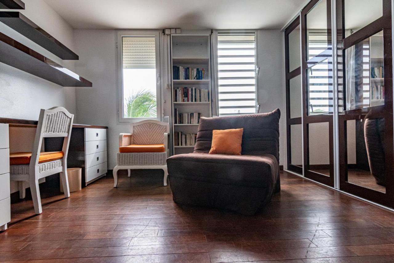 En Duplex , Face A La Appartement